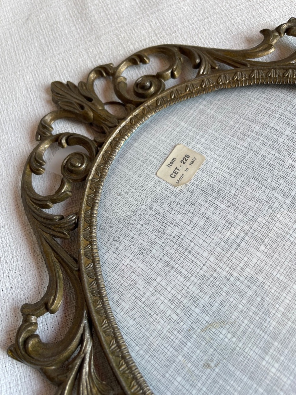 Ornate Oval Metal Wall Frame - Antique Brass - Picture 14 of 15